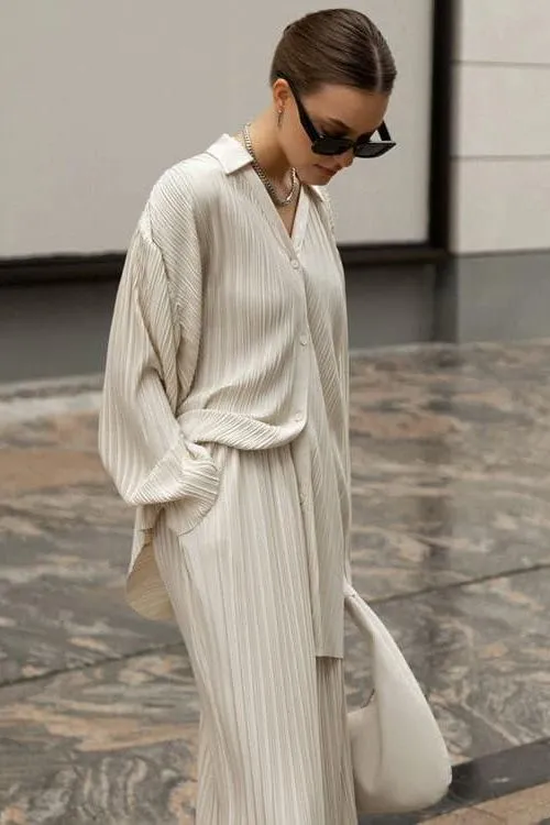 two-piece pleated shirt trousers suit